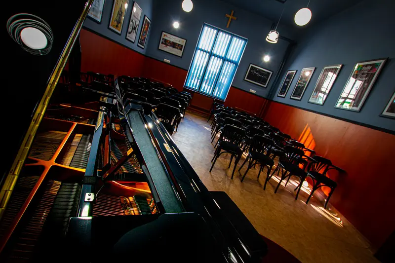 Sala de concert și pianul Kawai, fotografia 3